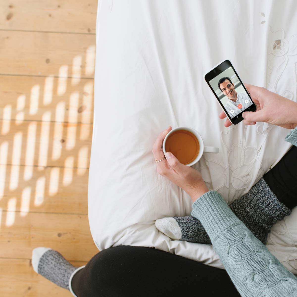 DKV-Versicherte können jetzt ihr Arztgespräch bequem per App führen.